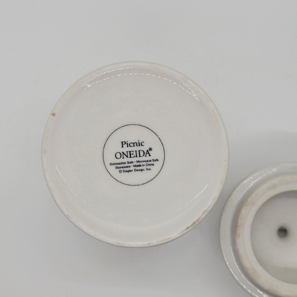Oneida Picnic White Stoneware Sugar Bowl with Lid Embossed Basketweave Pattern - Picture 7 of 9